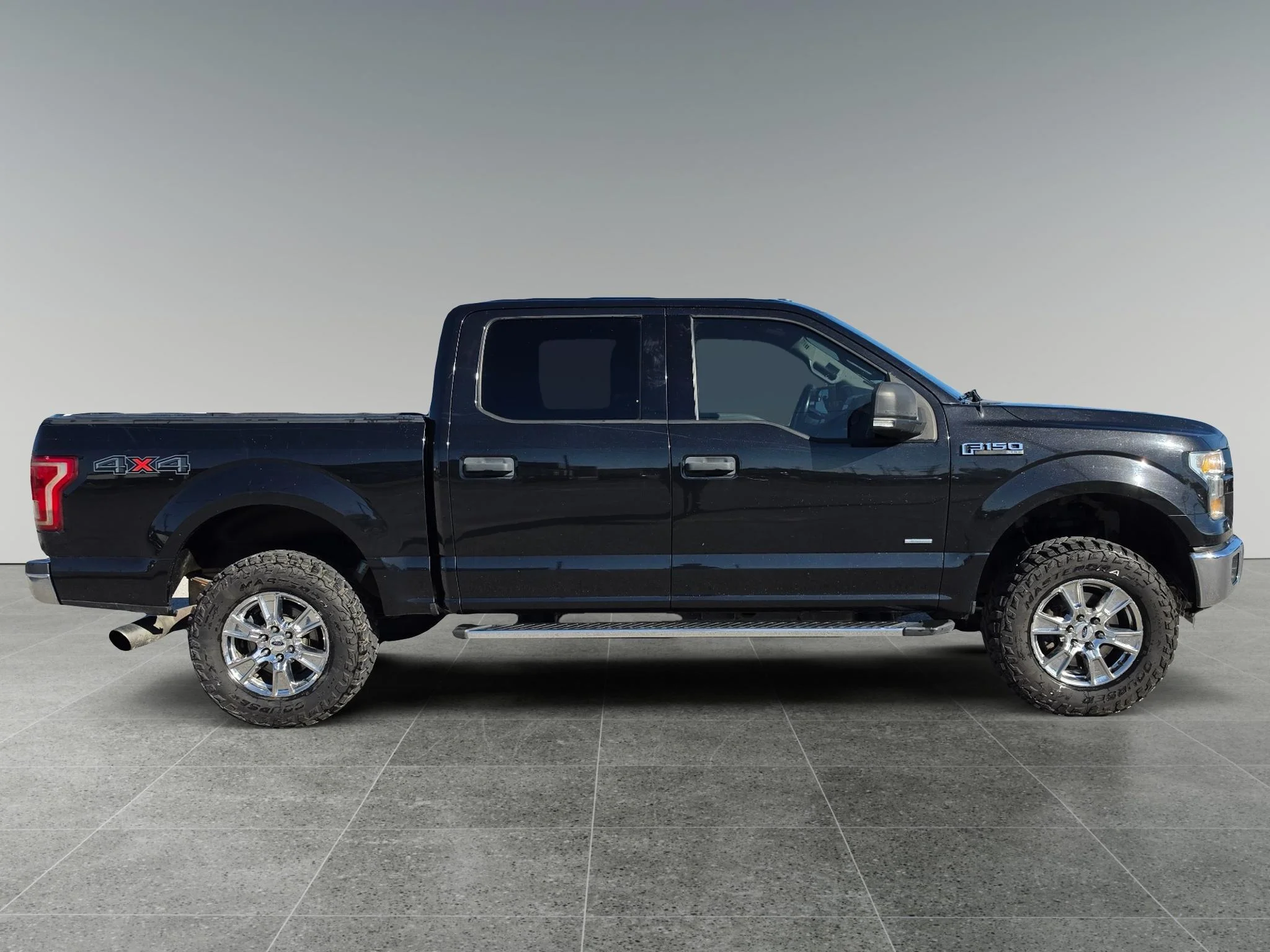 Used 2015 Tuxedo Black Metallic Ford XLT image 7