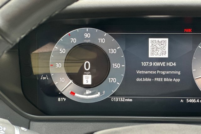 Certified Used 2026 White Land Rover Dynamic SE image 27