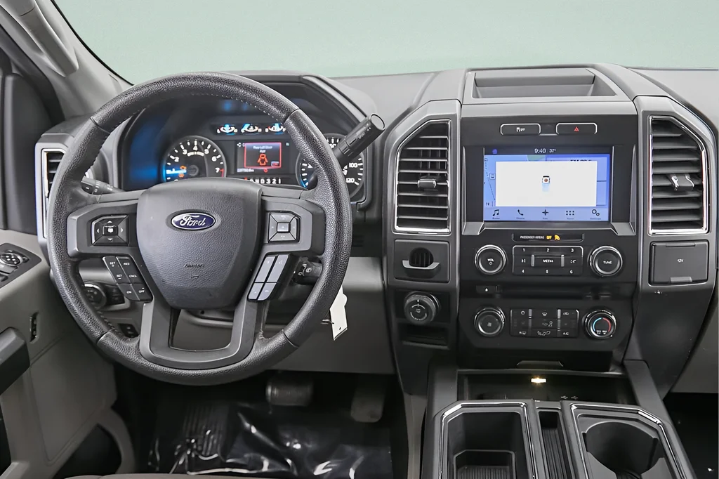 Used 2016 Oxford White Ford XLT image 30