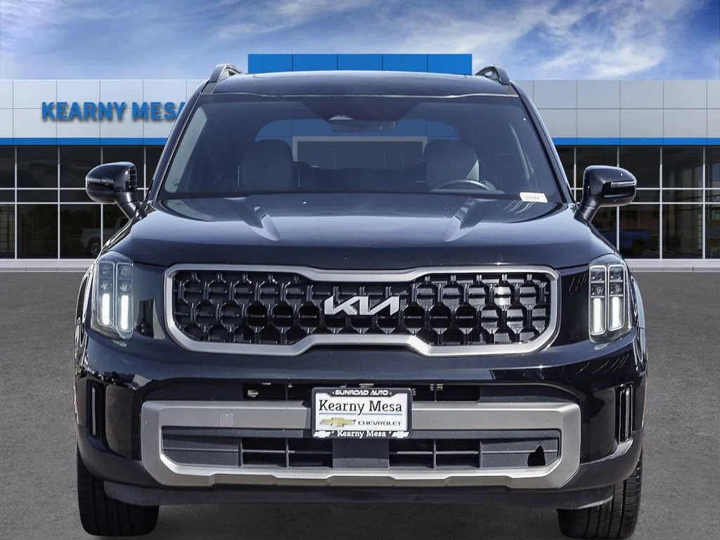 Used 2023 Black Kia EX X-Line image 2