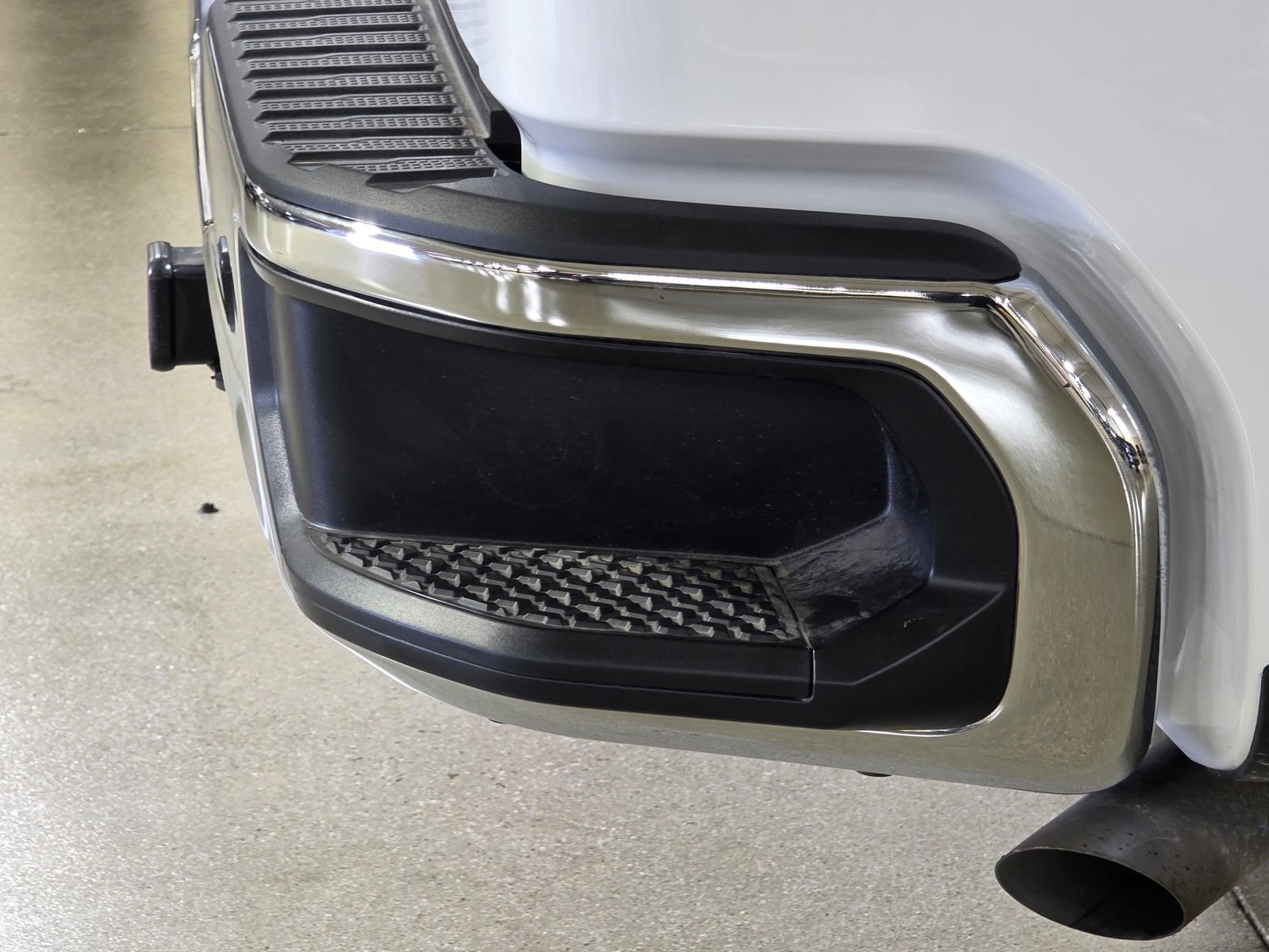 New 2026 Summit White Chevrolet LT (2FL) image 14