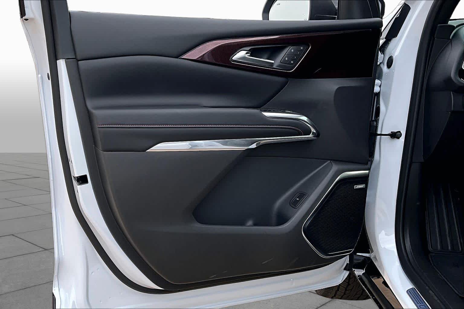 2027 Chevrolet Traverse RS - Photo 12