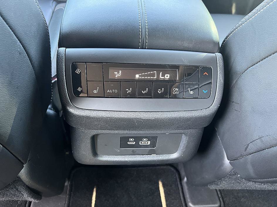 Used 2022 Scarlet Ember Tintcoat Nissan SL image 31
