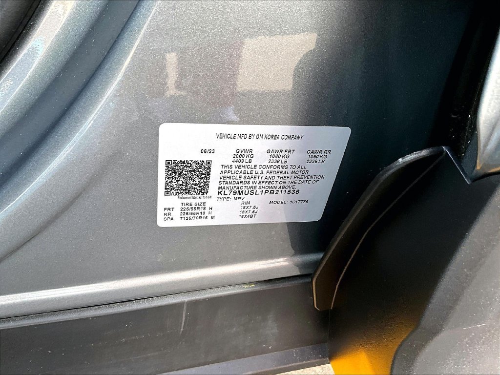 Used 2023 Gray Chevrolet RS image 27