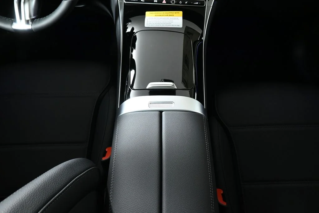 Used 2026  Mercedes-Benz GLC 300 image 18