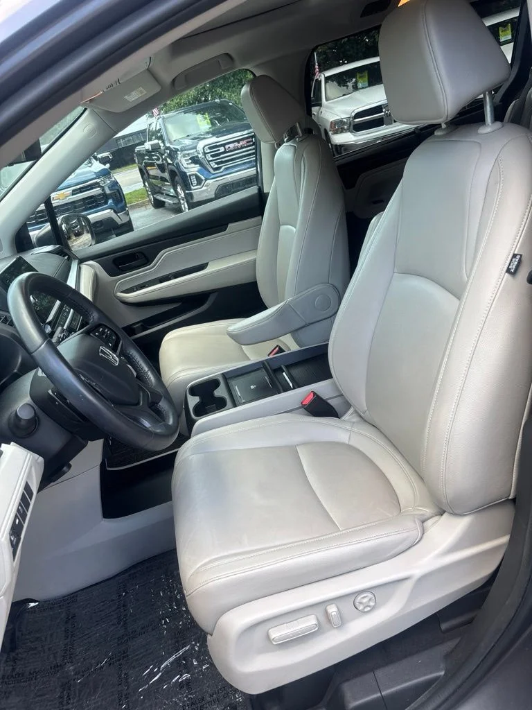 Used 2025 Gray Honda EX-L image 17