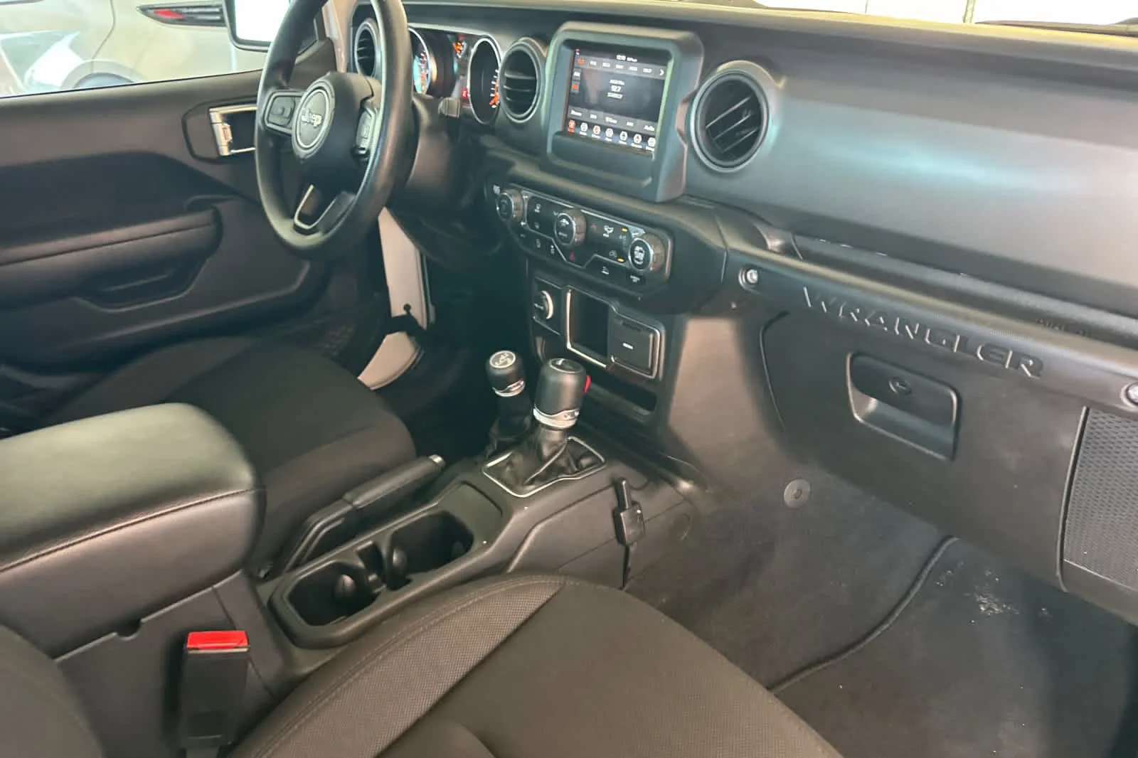 Used 2022 Bright White Clearcoat Jeep Sport image 15