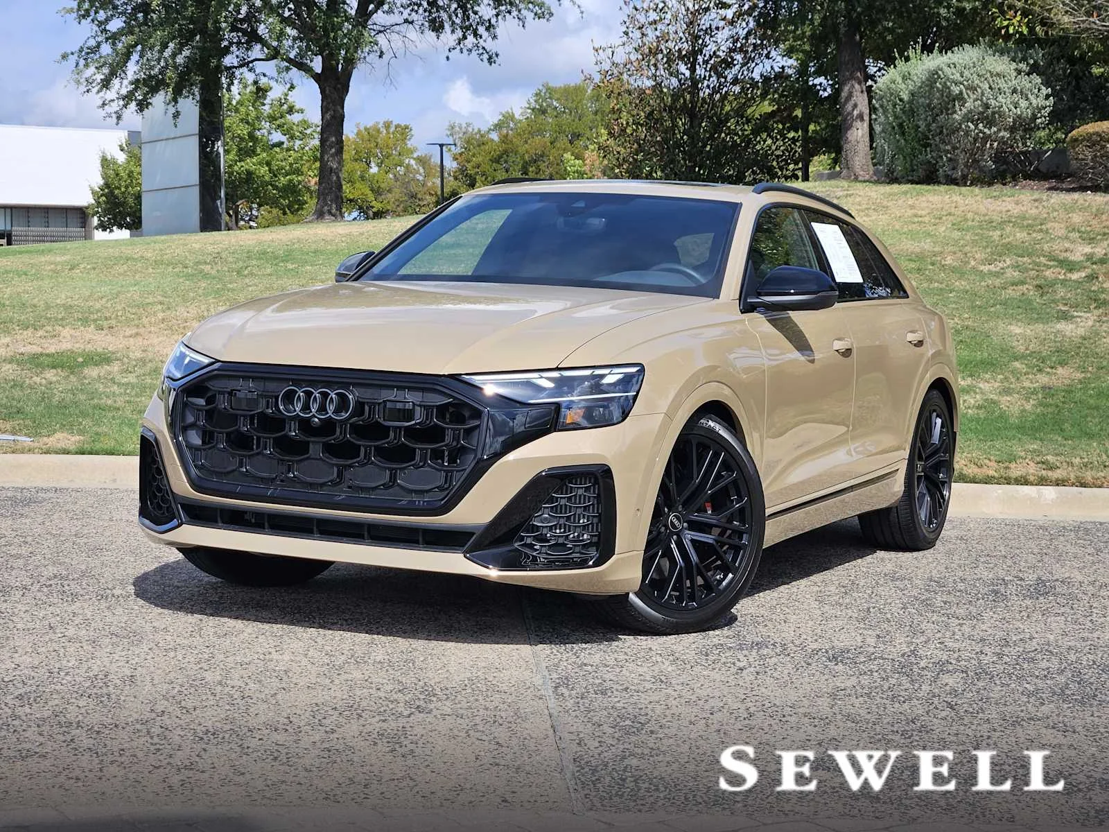 2025 Audi SQ8