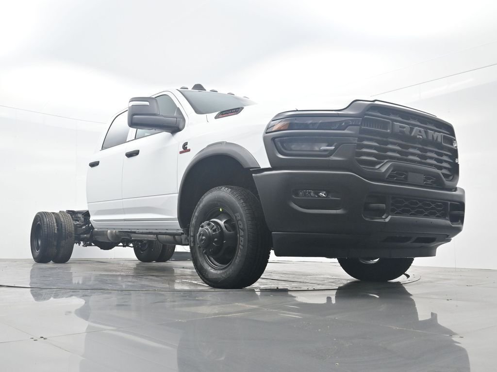New 2026 Bright White Clear-Coat Exterior Paint RAM Tradesman image 33