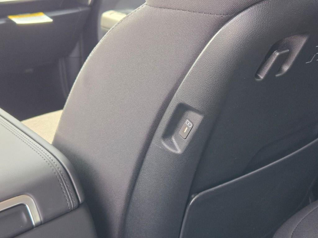 New 2026 Phantom Black Hyundai SE AWD image 18