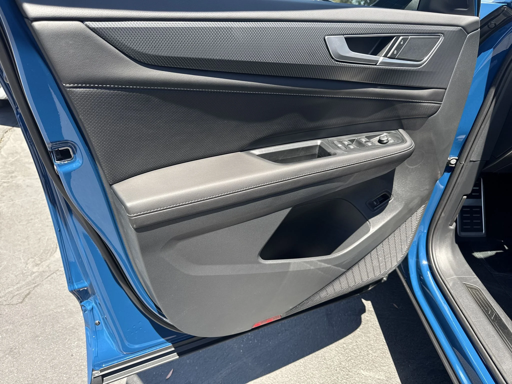 New 2026 Mountain Lake Blue Metallic Volkswagen 2.0T SEL R-Line Black image 11