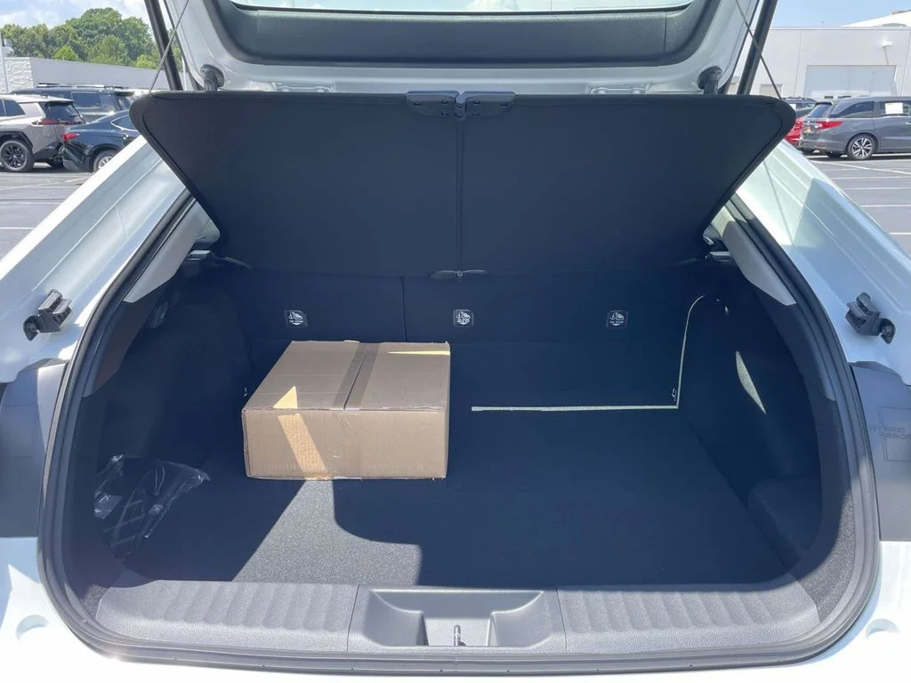 New 2026 Wind Chill Pearl Toyota SE image 14