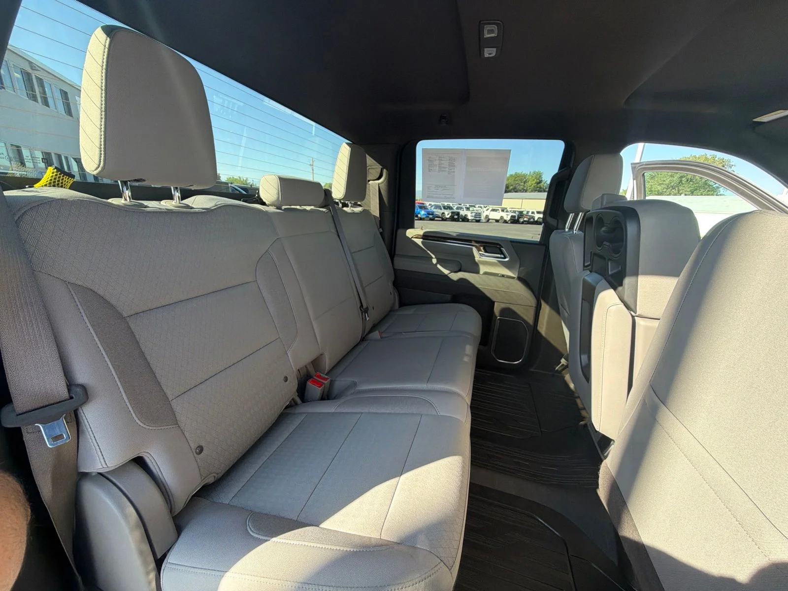 Used 2025 White GMC SLE image 33