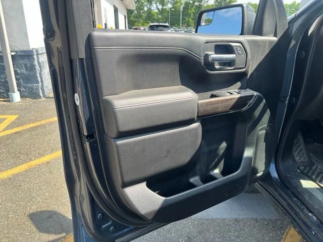 Used 2019 Shadow Gray Metallic Chevrolet RST image 10