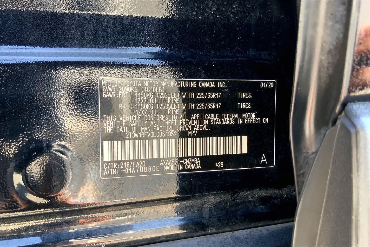 Used 2020 Midnight Black Metallic Toyota XLE image 36