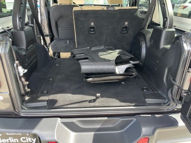 Used 2018 Crystal Metallic Jeep Unlimited Sport S image 13