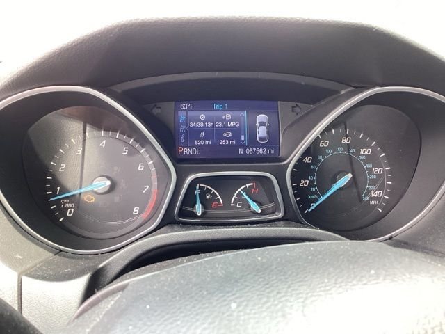 Used 2014 Red Ford SE image 25