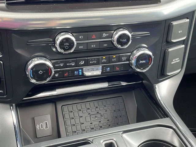 New 2026 Antimatter Blue Metallic Ford Lariat image 10