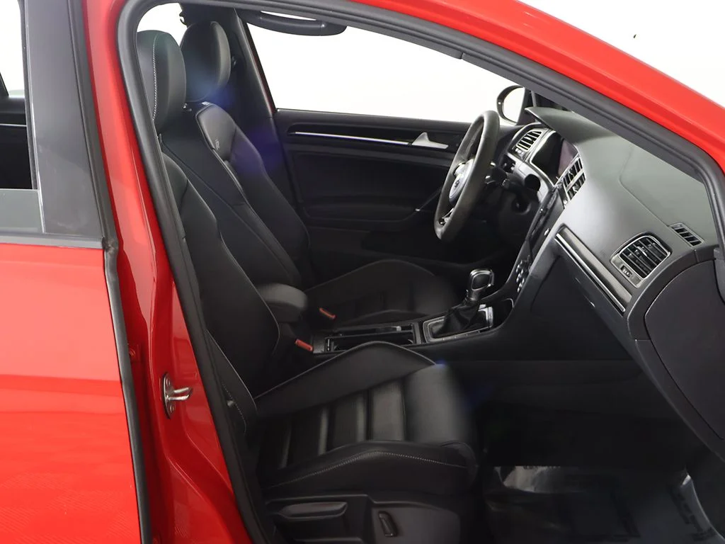 Used 2019 Red Volkswagen DCC & Navigation 4Motion image 26