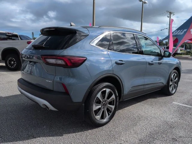 Certified Used 2023 Vapor Blue Ford Platinum image 4