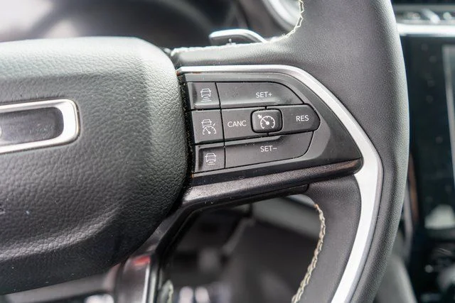 Used 2023 White Jeep Laredo image 19