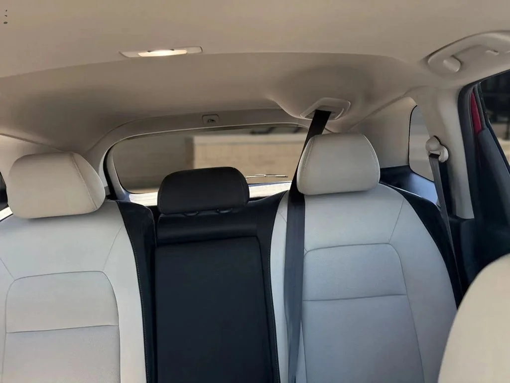 Used 2024 sparkle silver metallic Honda EX image 30
