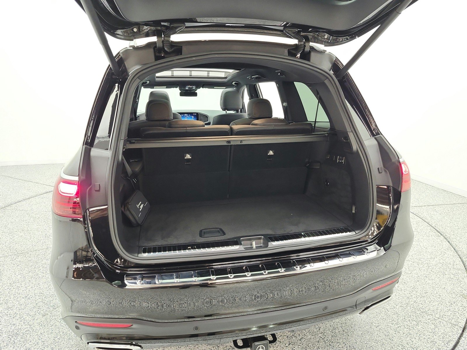 Used 2026 Obsidian Black Metallic Mercedes-Benz GLS 450 4MATIC® SUV image 25