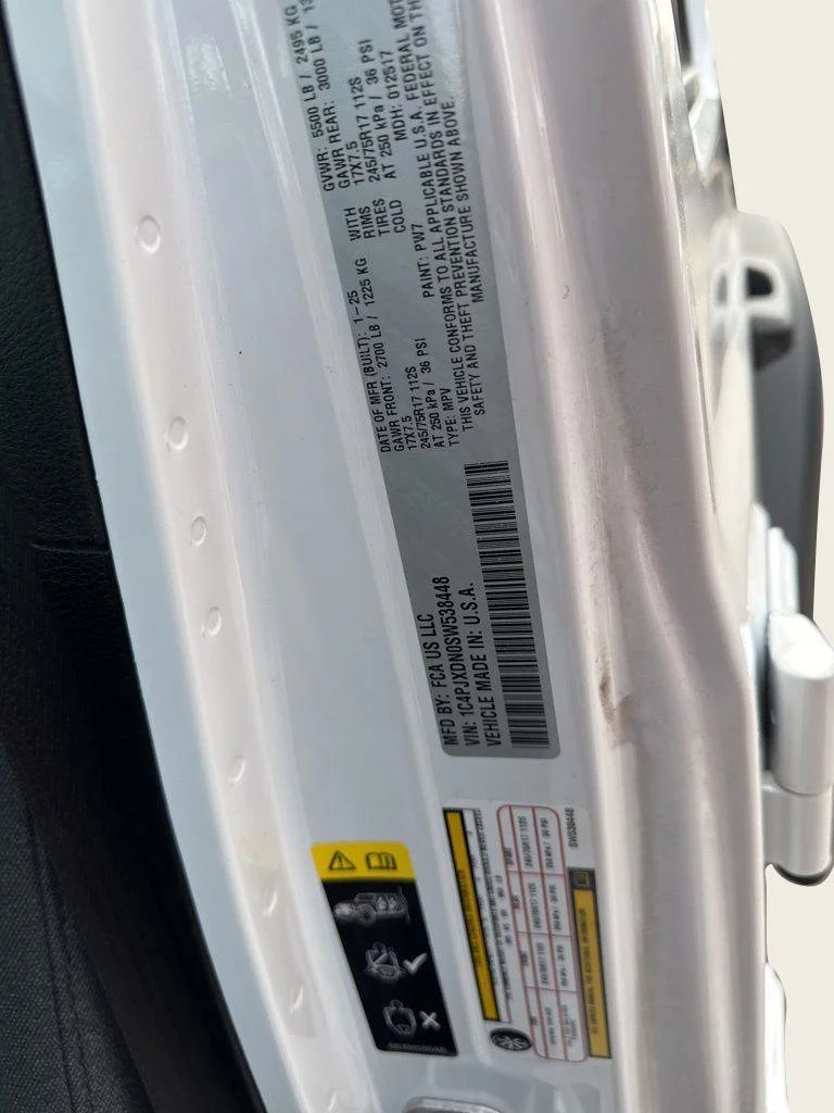 Used 2025 White Jeep Sport S image 31