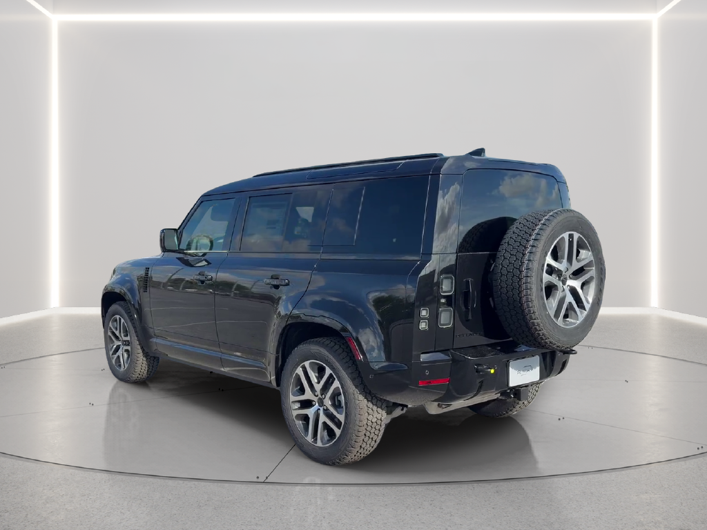 New 2026 Santorini Black Land Rover X-Dynamic SE image 7