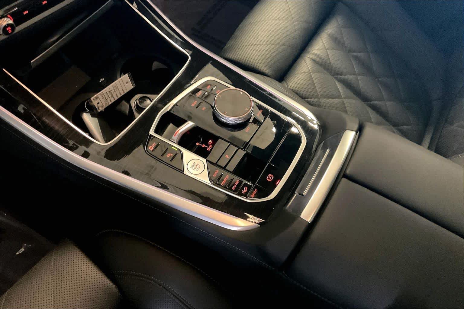 Used 2026 Black Sapphire Metallic BMW xDrive40i image 15