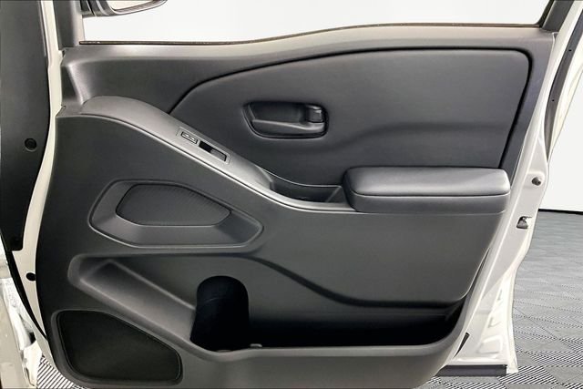 Used 2025 White Nissan S image 26