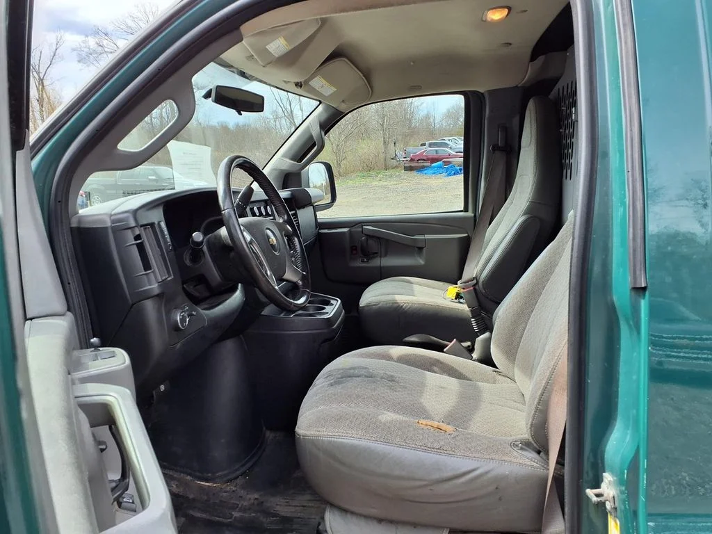Used 2017 Green Chevrolet Work Van image 10