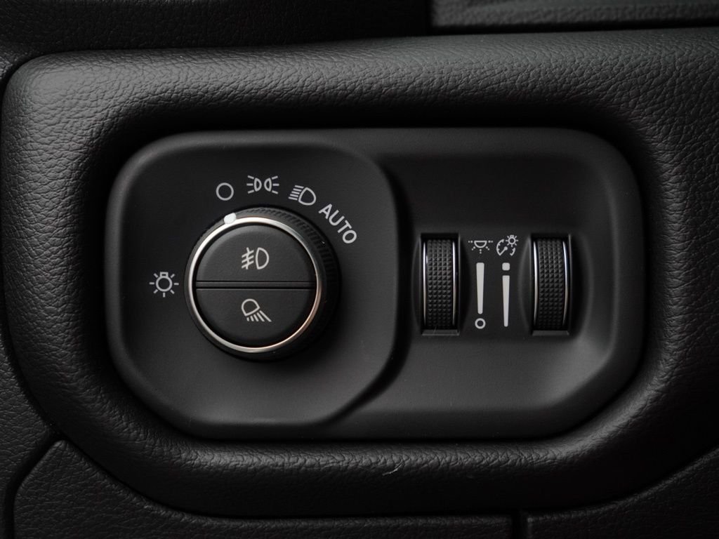 New 2026 Bright White Clear-Coat Exterior Paint RAM Rebel image 10