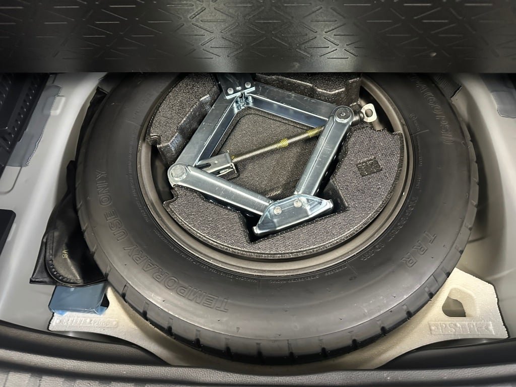 2023 Toyota RAV4 XLE Premium - Photo 26