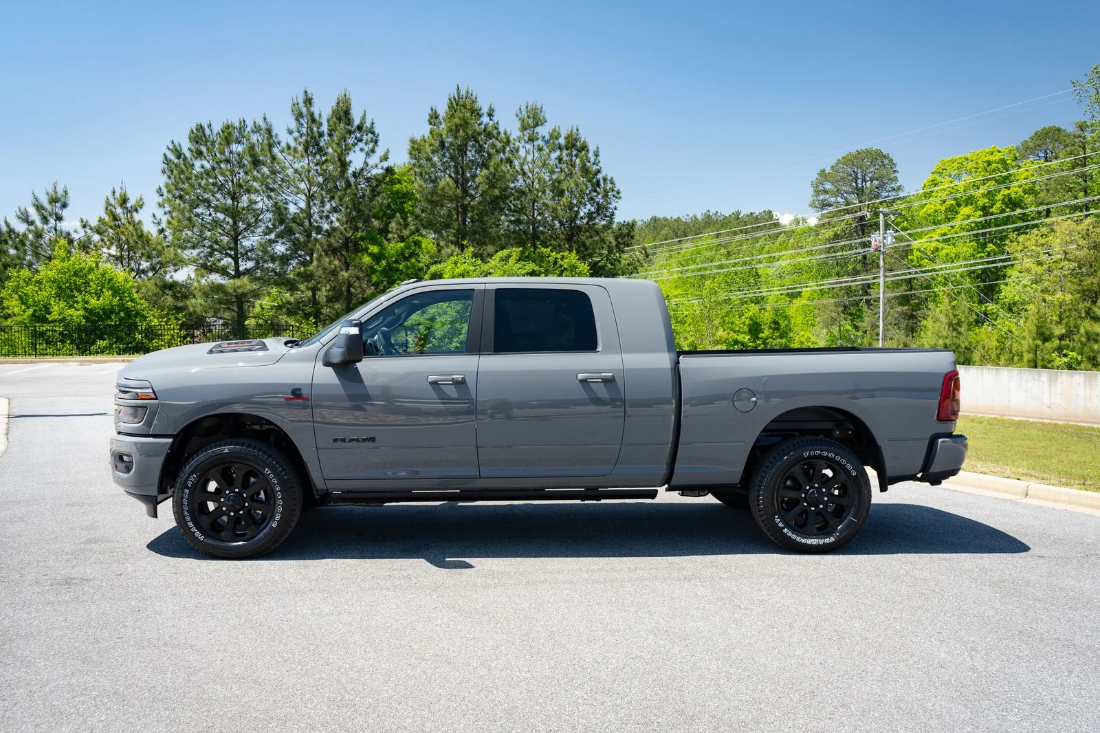 New 2026 Ceramic Gray Clear-Coat Exterior Paint RAM Laramie image 5