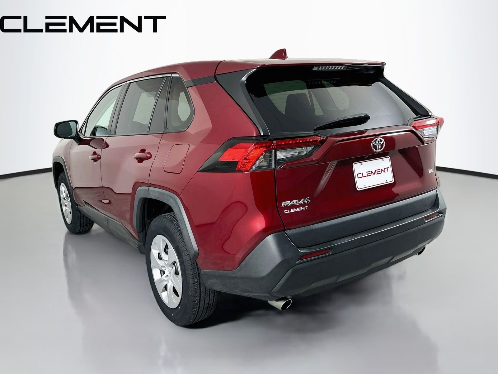 2024 Toyota RAV4 LE - Photo 10