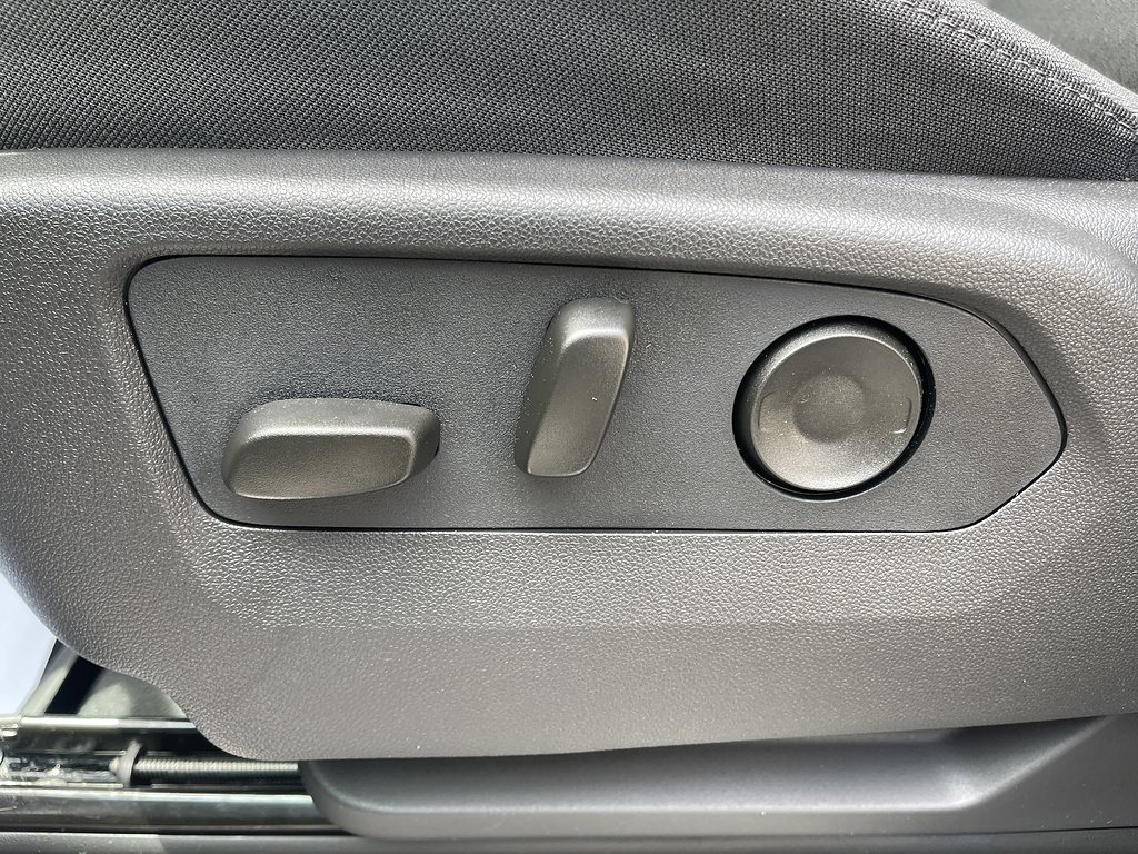2026 GMC Sierra 1500 SLE - Photo 28