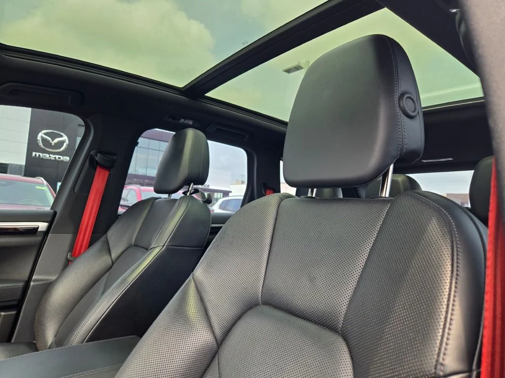Used 2017  Porsche S image 27