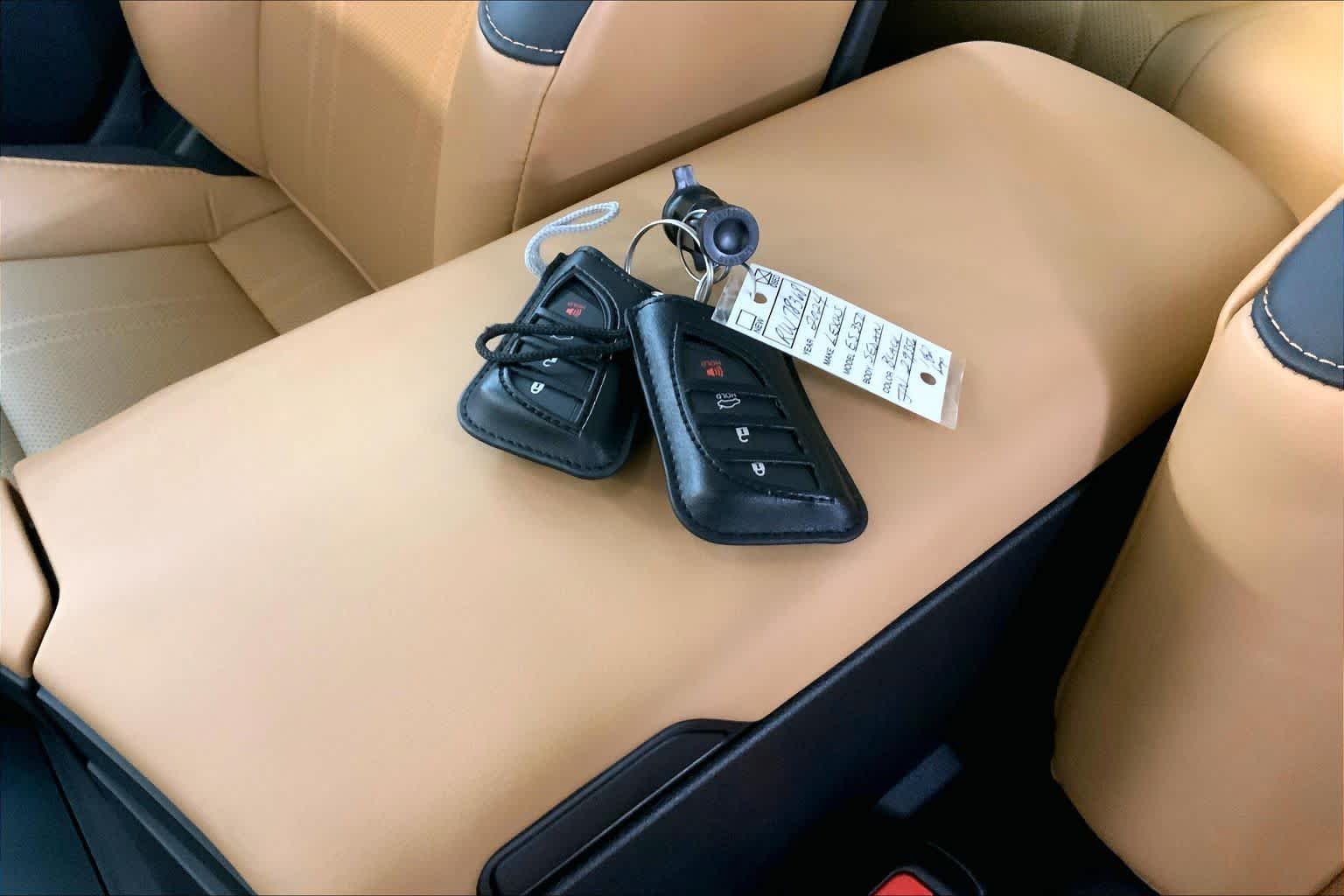 Used 2024 Obsidian Lexus Ultra Luxury image 14