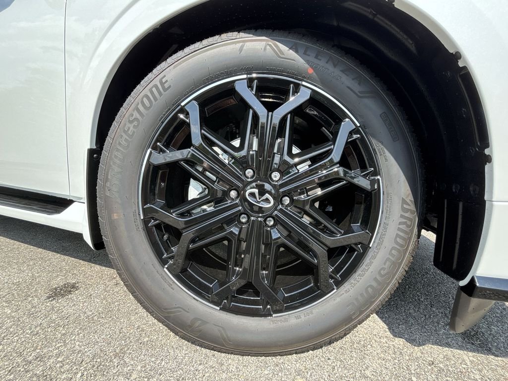 New 2027 RADIANT WHITE INFINITI Sport 4WD image 19
