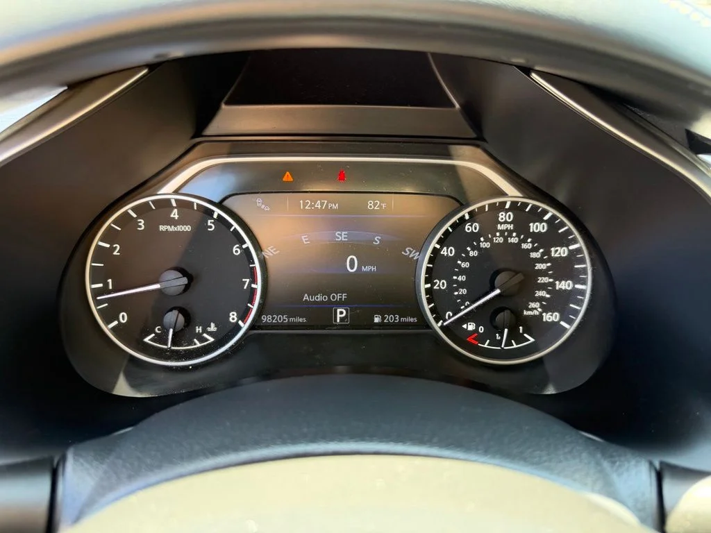 Used 2015 Silver Nissan SL image 19