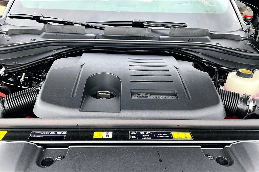 New 2026  Land Rover SE image 11