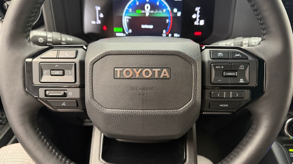 Used 2025 White Toyota 1958 image 20
