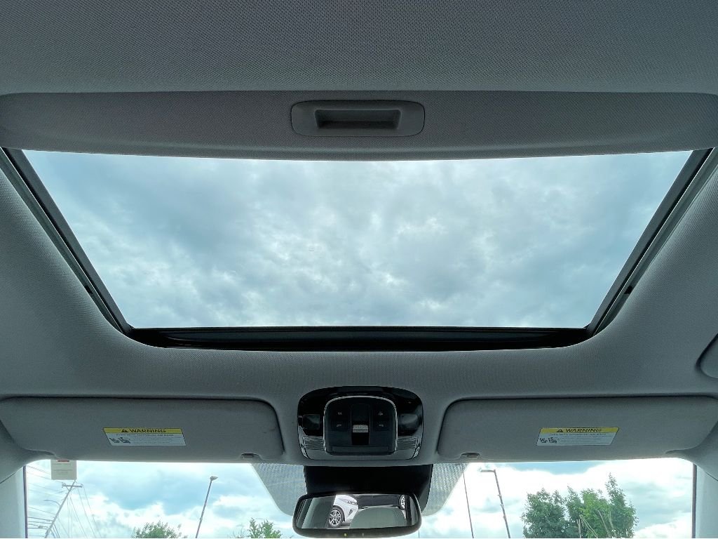 Used 2021 Moonlight Cloud Hyundai SEL image 13
