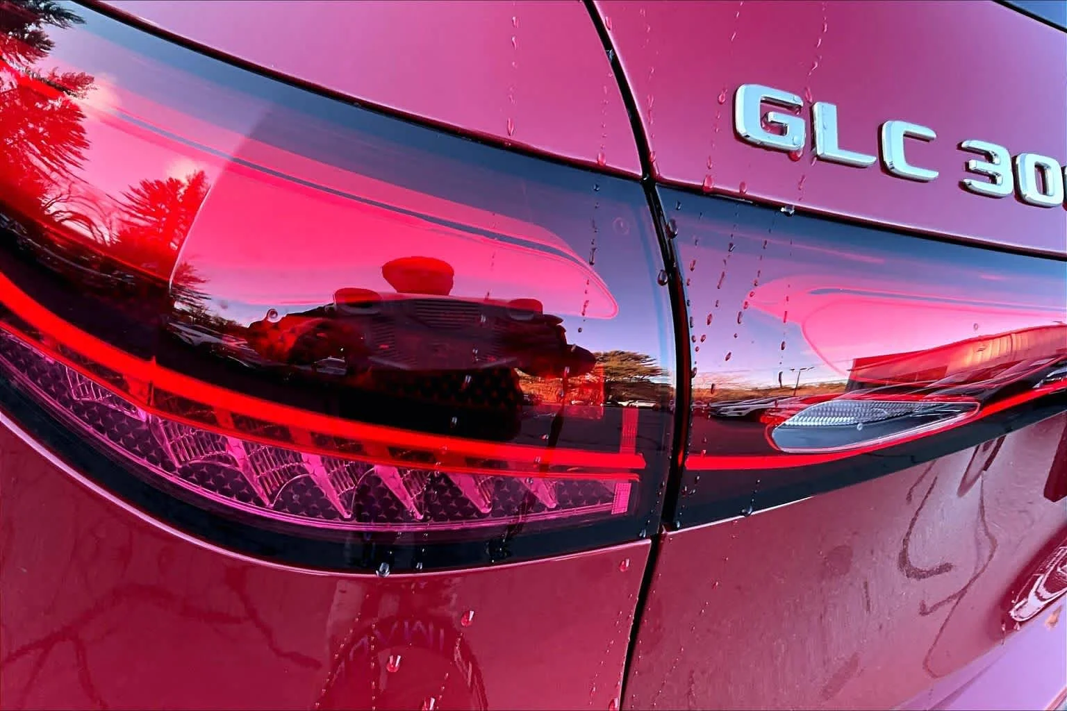 New 2026 MANUFAKTUR Patagonia Red Metallic Mercedes-Benz GLC 300 image 6