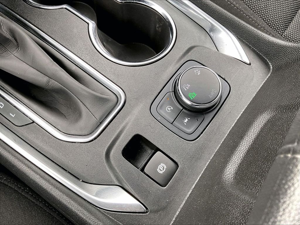 Used 2023 Gray Chevrolet LT image 28