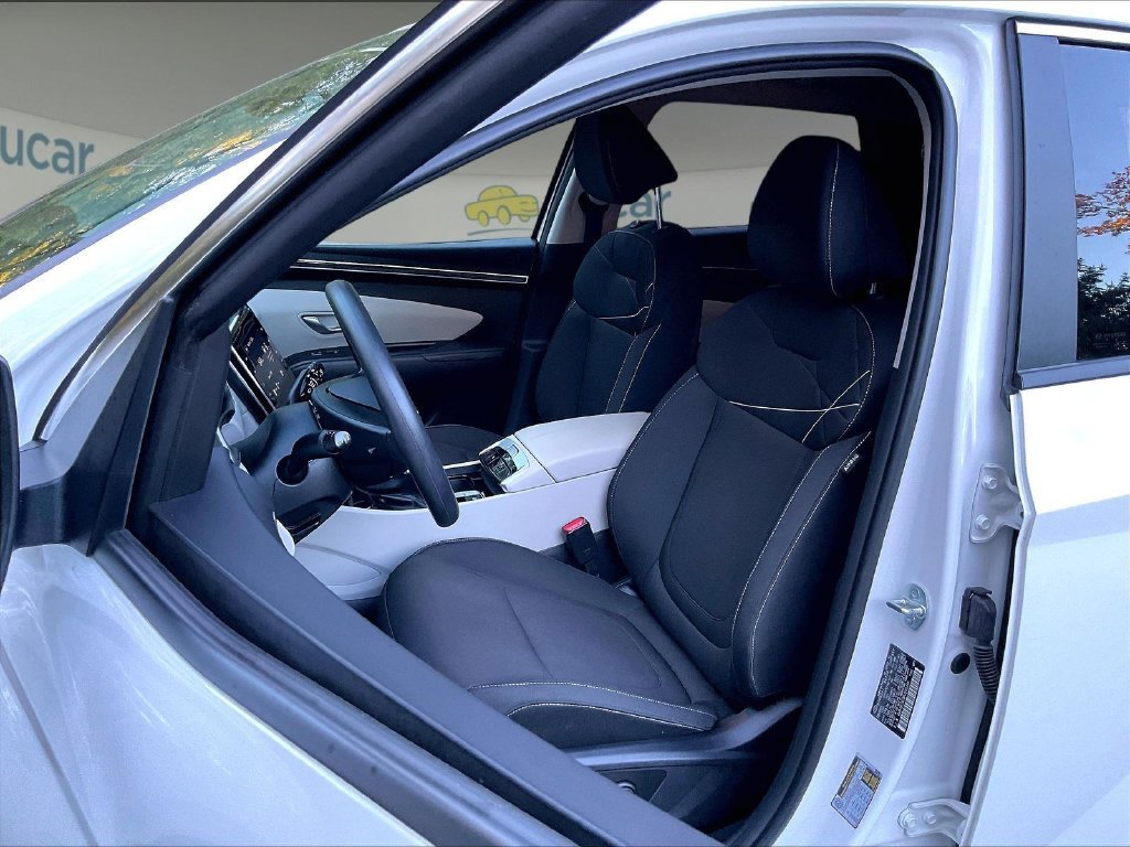Used 2023 White Hyundai SEL image 10