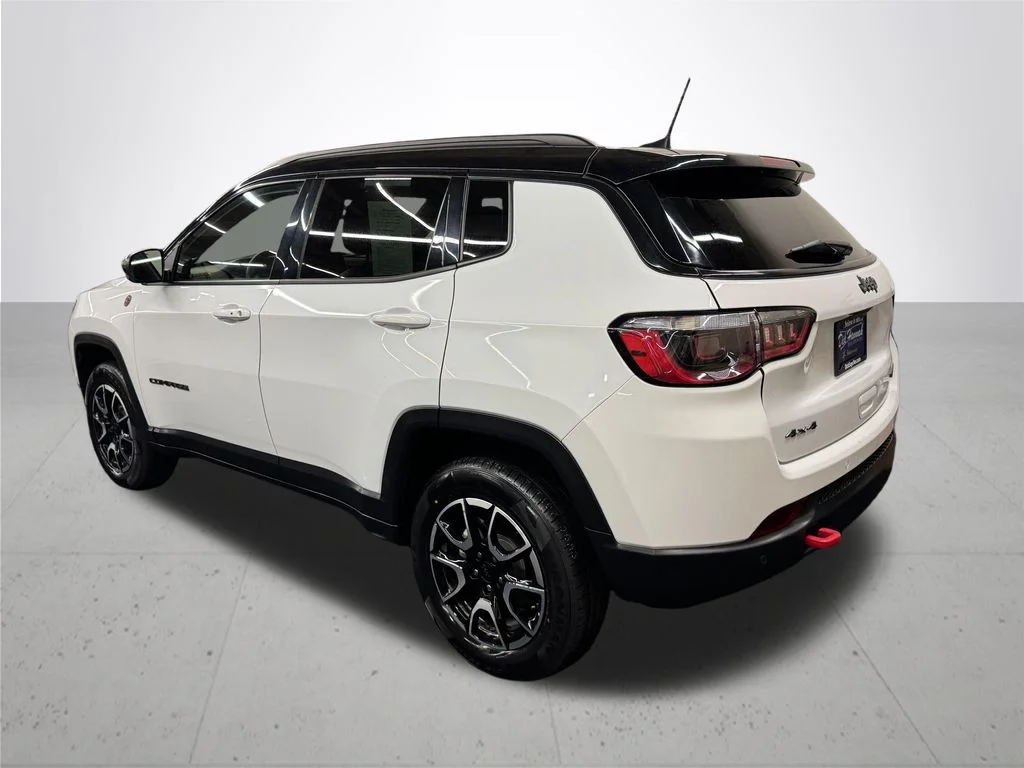 Used 2024 White Jeep Trailhawk image 4