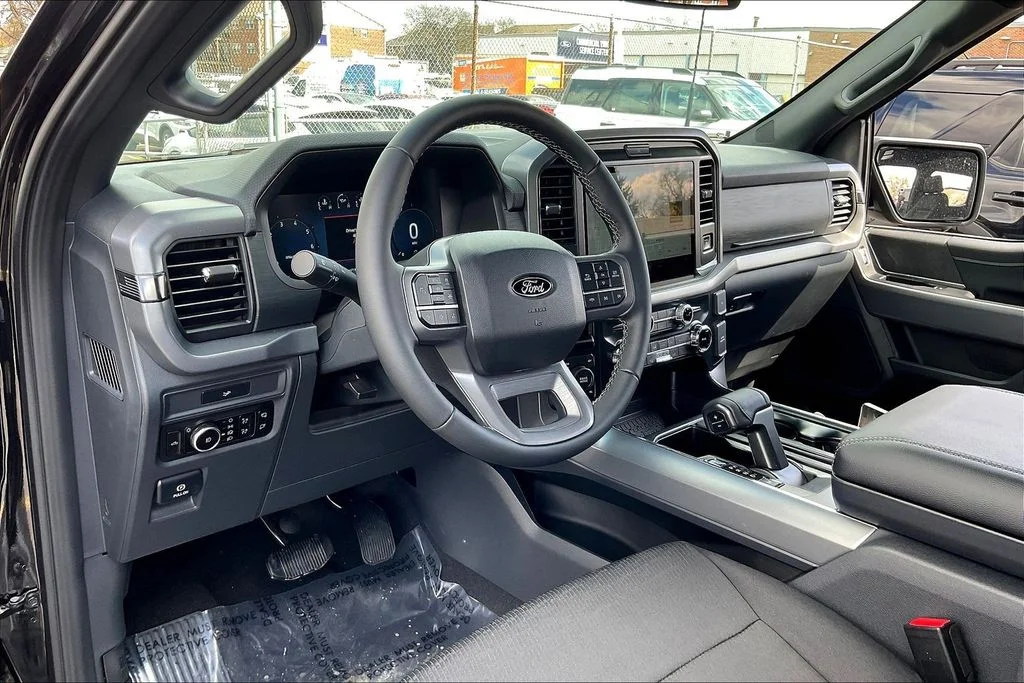 New 2026 Agate Black Metallic Ford XLT image 8