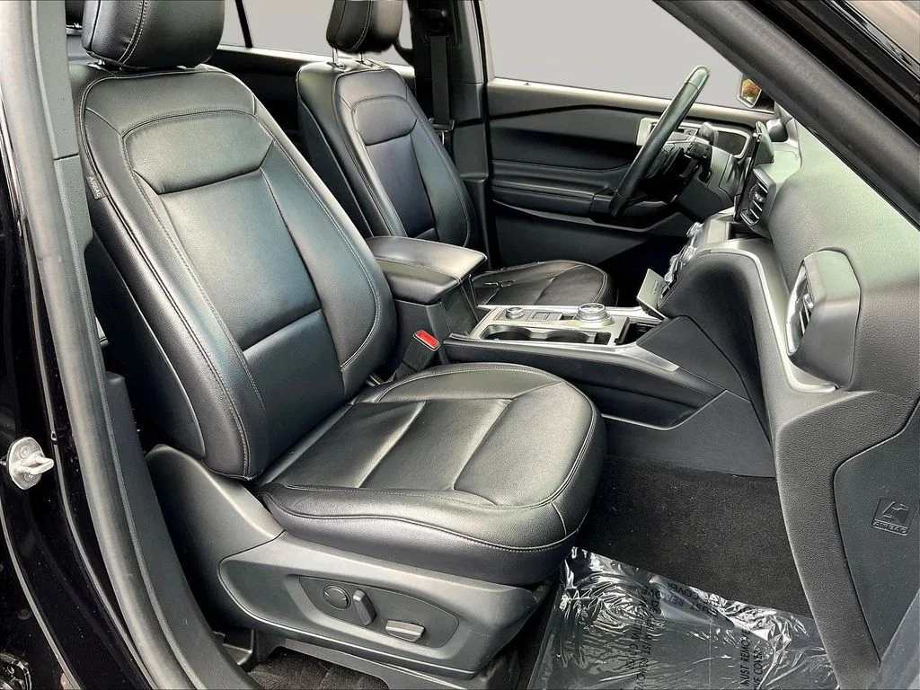 Certified Used 2020 Black Ford XLT image 30